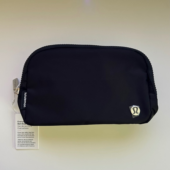 Lululemon Everywhere Belt Bag 1L - Black - NWT - Same Day Shipping  🚀 - Picture 1 of 8